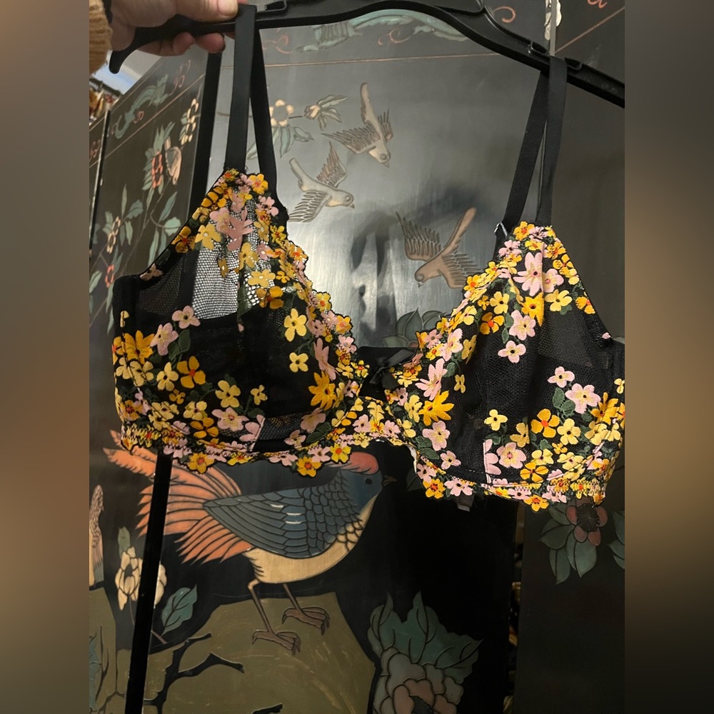 Brand New w/Tag(s) 38DD Savage X Fenty Beautiful Mesh w/Embroidery